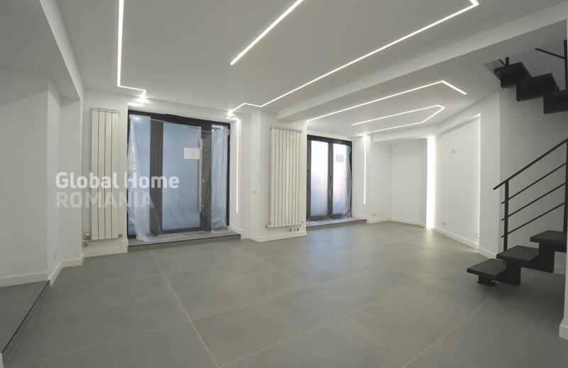 Decebal  Muzeul Copiilor Spatiu Comercial 109 mp   Vitrina 5 ML