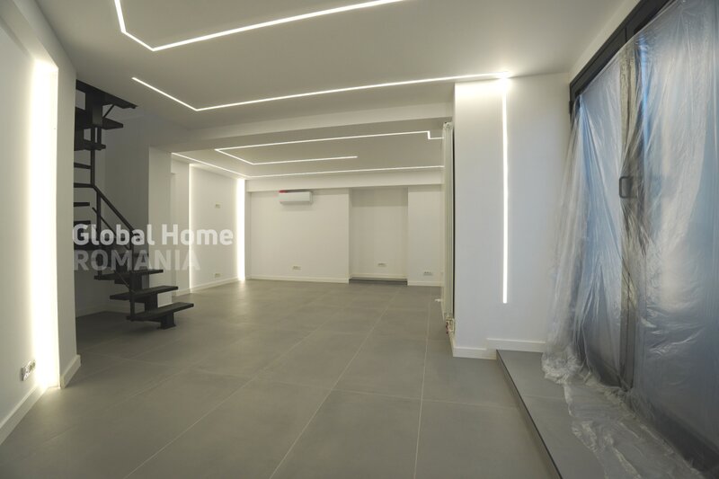 Decebal, Muzeul Copiilor, spatiu comercial 109 mp, vitrina 5 ml,