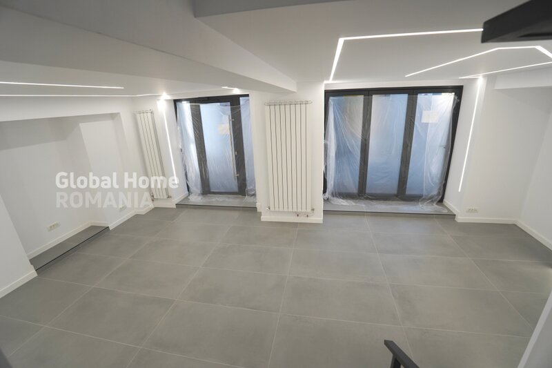 Decebal, Muzeul Copiilor, spatiu comercial 109 mp, vitrina 5 ml,