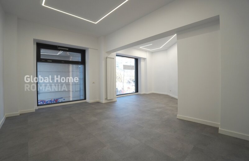 Decebal, Muzeul Copiilor, spatiu comercial 109 mp, vitrina 5 ml,