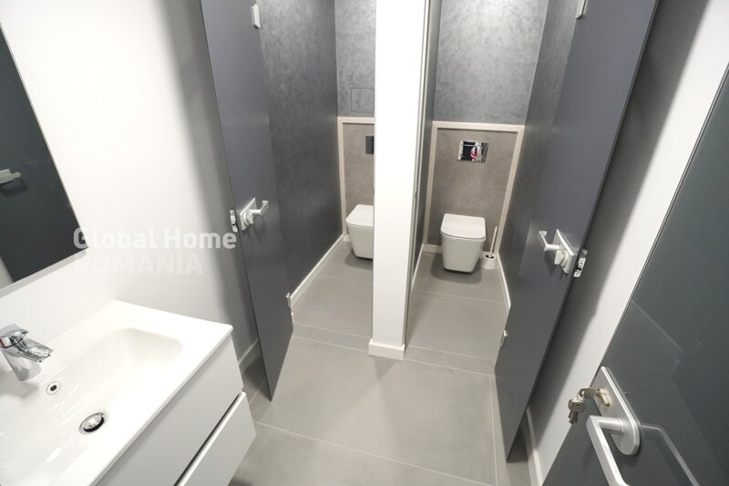 Decebal, Muzeul Copiilor, spatiu comercial 109 mp, vitrina 5 ml,