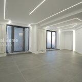 Decebal  Muzeul Copiilor Spatiu Comercial 109 mp   Vitrina 5 ML